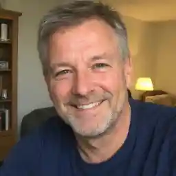 Porträt von Markus Schneider aus Nürnberg. Teilt seine persönliche Erfahrung mit Online Casino Angeboten und betont verantwortungsbewusstes Spielen als Form der Unterhaltung.